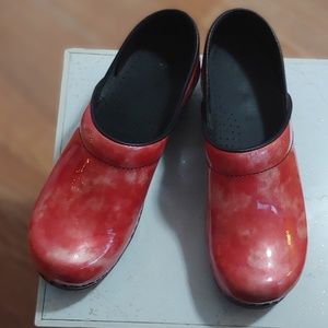 Sanita red orange marble patent leather EU 38